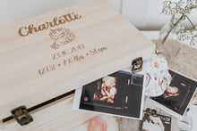Charger l'image dans la galerie, Boite souvenir en bois - Avec personnalisation (nom & date ) - Moments ancrés