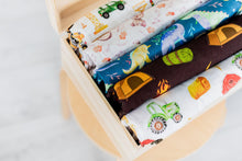 Charger l'image dans la galerie, Couverture en mousseline de bambou - Dinosaures - Moments ancrés