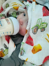 Charger l'image dans la galerie, Couverture en mousseline de bambou - Léo à la ferme - Moments ancrés