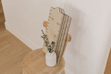 Charger l'image dans la galerie, Échelle de croissance en bois naturel - Moments ancrés