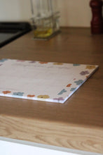 Charger l'image dans la galerie, Planificateur de repas - Fleurs colorées rétro - Moments ancrés